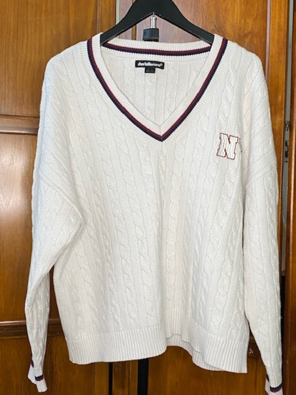 Charlotte Russe Women’s XL White Cable Knit V-Neck Sweater NY Varsity Preppy